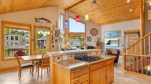 Interior - Chinook House (Manzanita)