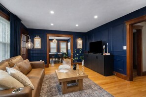 Living area - Prestigious Milton Designer Home (Milton)