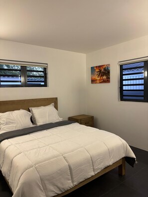 1 dormitorio, tabla de planchar con plancha, wifi gratis y ropa de cama