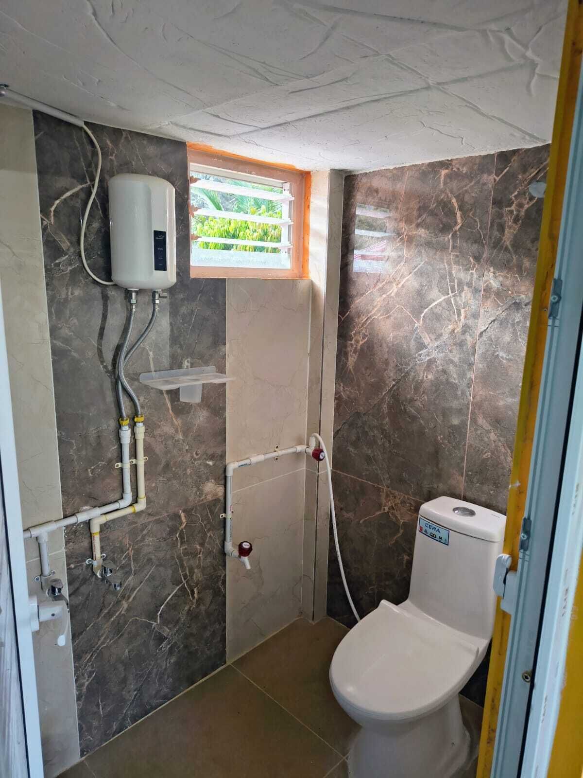 Shower, towels, soap, shampoo