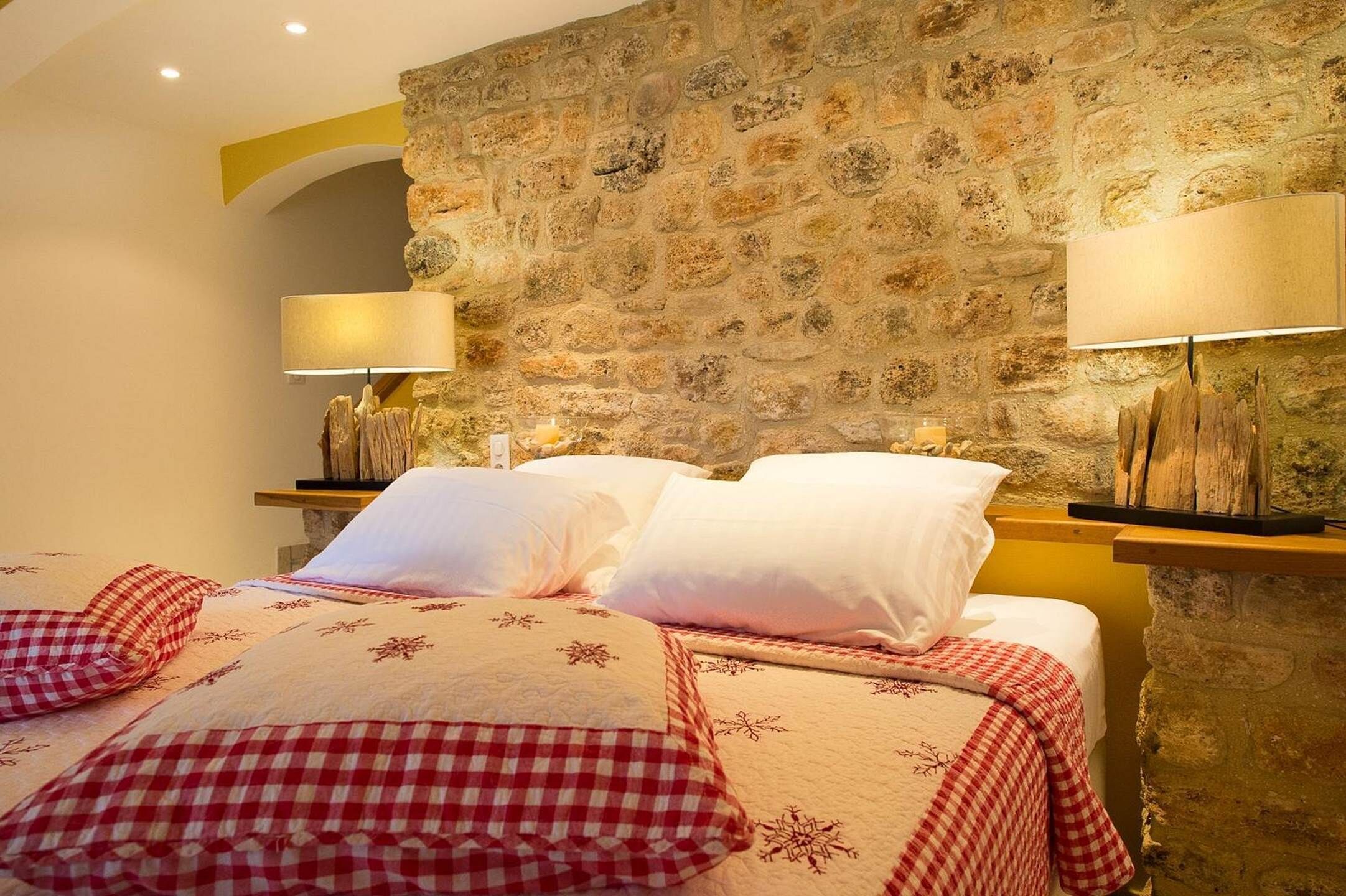 Wi-Fi gratuit, draps fournis