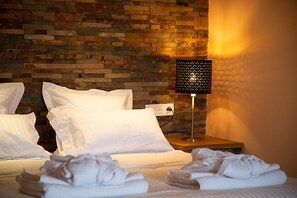 Free WiFi - Deluxe Studio Terrace 4* (CASENEUVE)