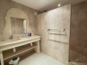 Hair dryer, towels - Deluxe Studio Terrace 4* (CASENEUVE)