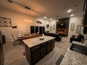 Interior - Luxurious El Paso Oasis: Modern 5BR, Huge Patio with Kitchen, TV, & Lounge Area (El Paso)