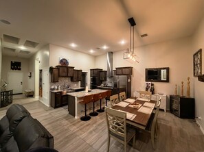 Dining - Luxurious El Paso Oasis: Modern 5BR, Huge Patio with Kitchen, TV, & Lounge Area (El Paso)