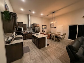 Interior - Luxurious El Paso Oasis: Modern 5BR, Huge Patio with Kitchen, TV, & Lounge Area (El Paso)