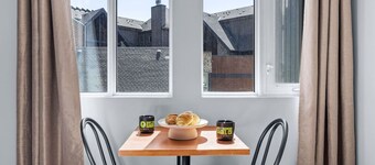 Canmore Mountain Adventure, Near Banff, Sleeps 4!