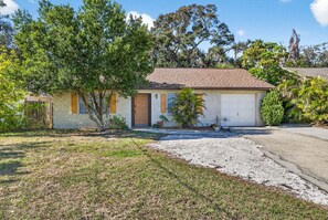Exterior - The Terrace Hideaway 3BR WFH, Sleeps 6 (Tampa)