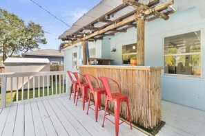Property grounds - Sleeps 7|3BR+FirePit+Pets Ok|St. Pete Getaway (St. Petersburg)