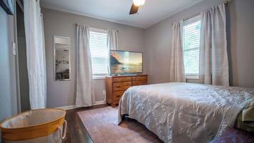 3 bedrooms, iron/ironing board, travel cot, WiFi