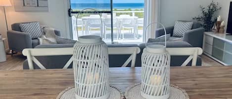 تلفزيون ذكي، مدفأة، ستيريو