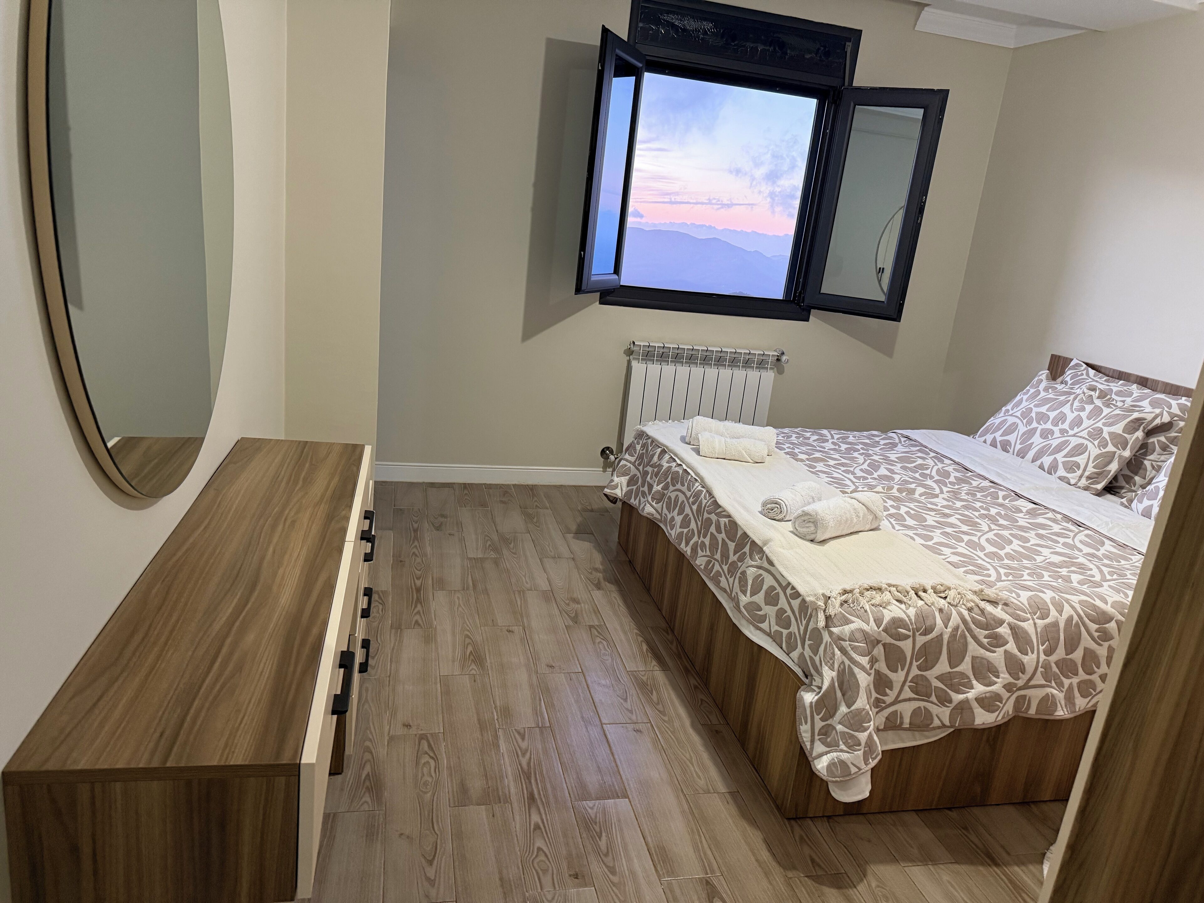 Bügeleisen/Bügelbrett, WLAN, Bettwäsche