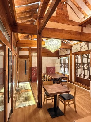 Living area - Damitory inn Dongmyo (Seoul)