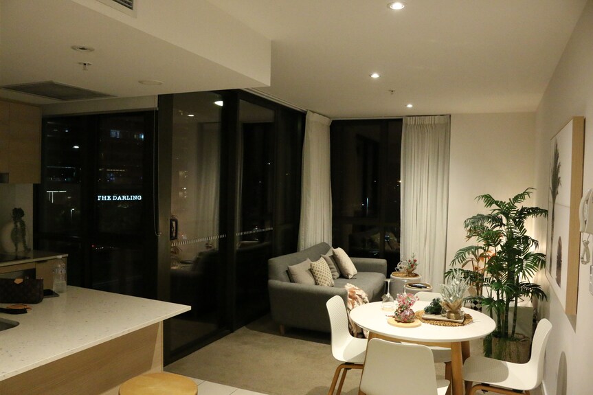 Broadbeach Stunner Modern And Central W/free Parking - 布羅德海灘