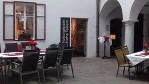 Ulkoruokailutilat