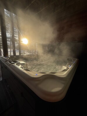 Indoor spa tub