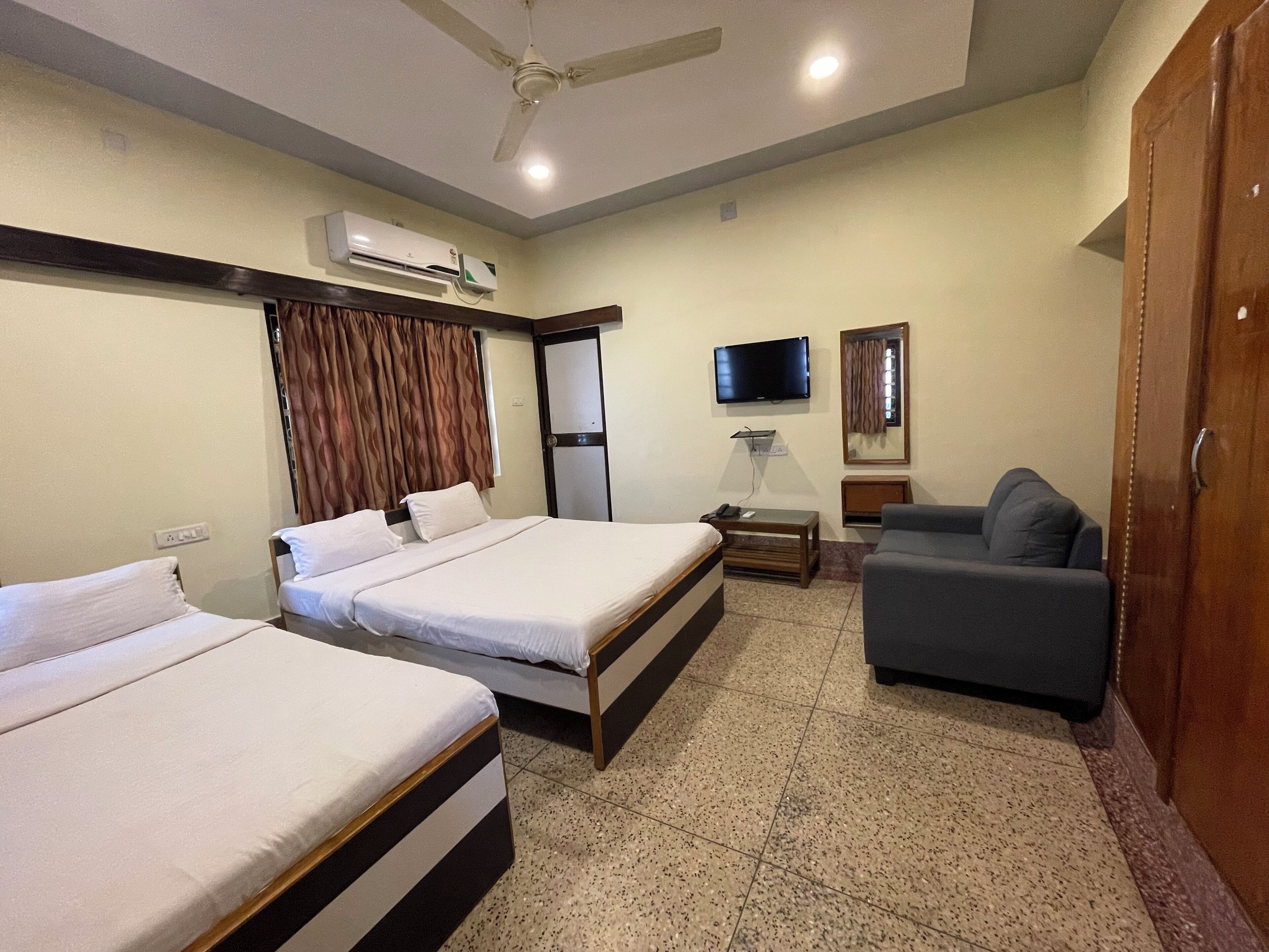 ห้องแฟมิลี่ | โต๊ะทำงาน, Wi-Fi ฟรี