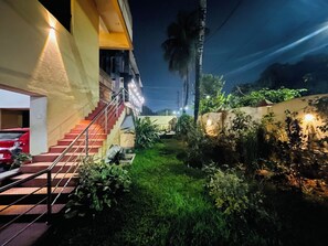 Mặt tiền nơi lưu trú