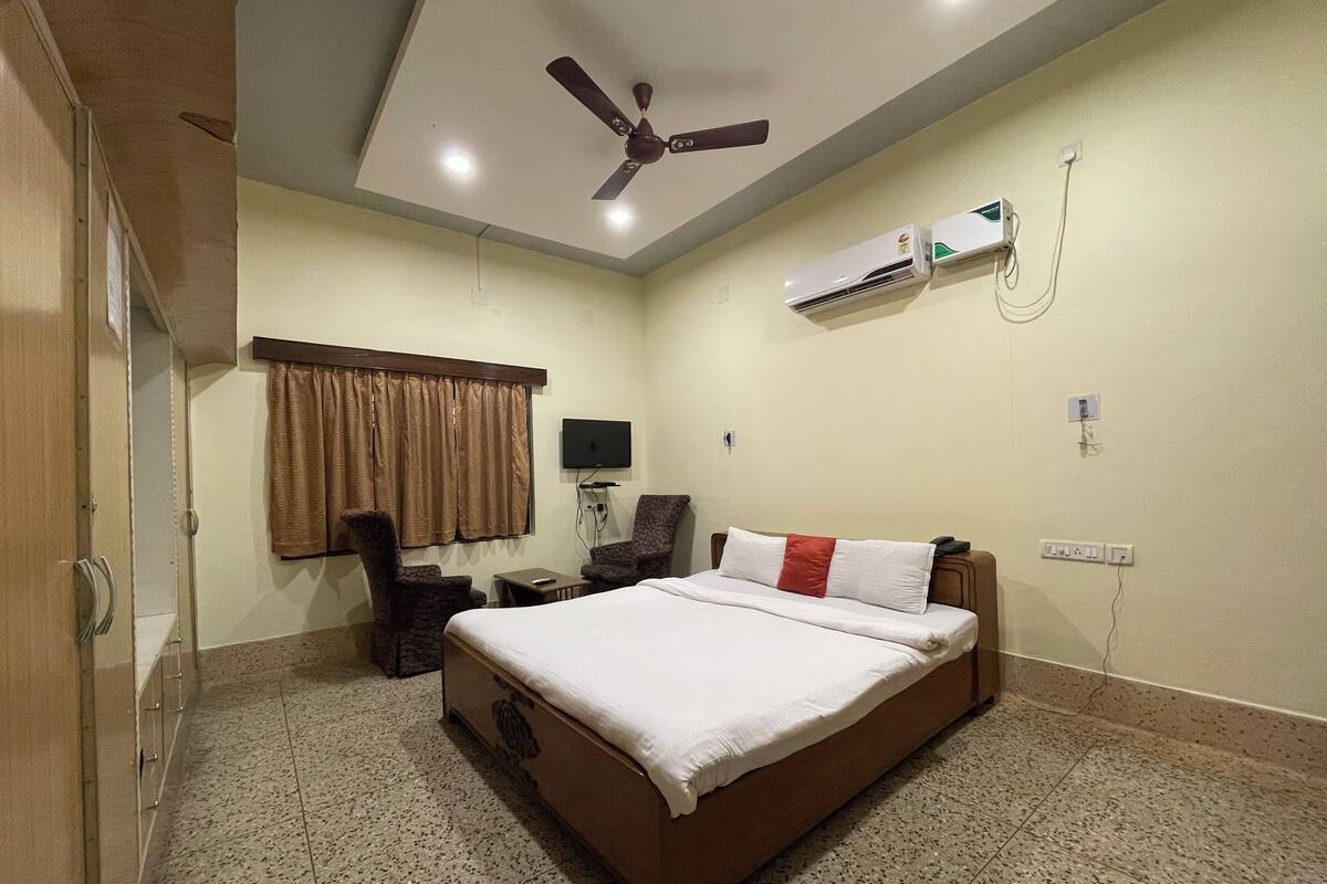 Deluxe Room | Desk, WiFi (free)