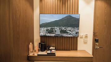 Desk, laptop workspace, free WiFi