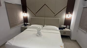 Deluxe Double Room | Desk, laptop workspace, free WiFi