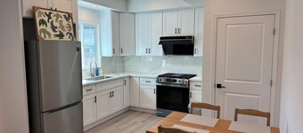 Brand New Muji Style 3B3B Retreat • Room Courtyard