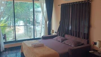 Habitación Confort doble, vistas al mar | Ropa de cama de alta calidad, wifi gratis, ropa de cama