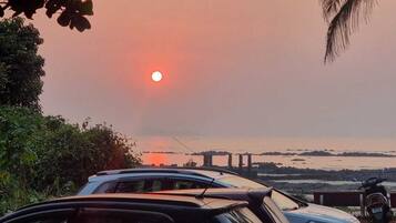 Ubicación a pie de playa y arena blanca