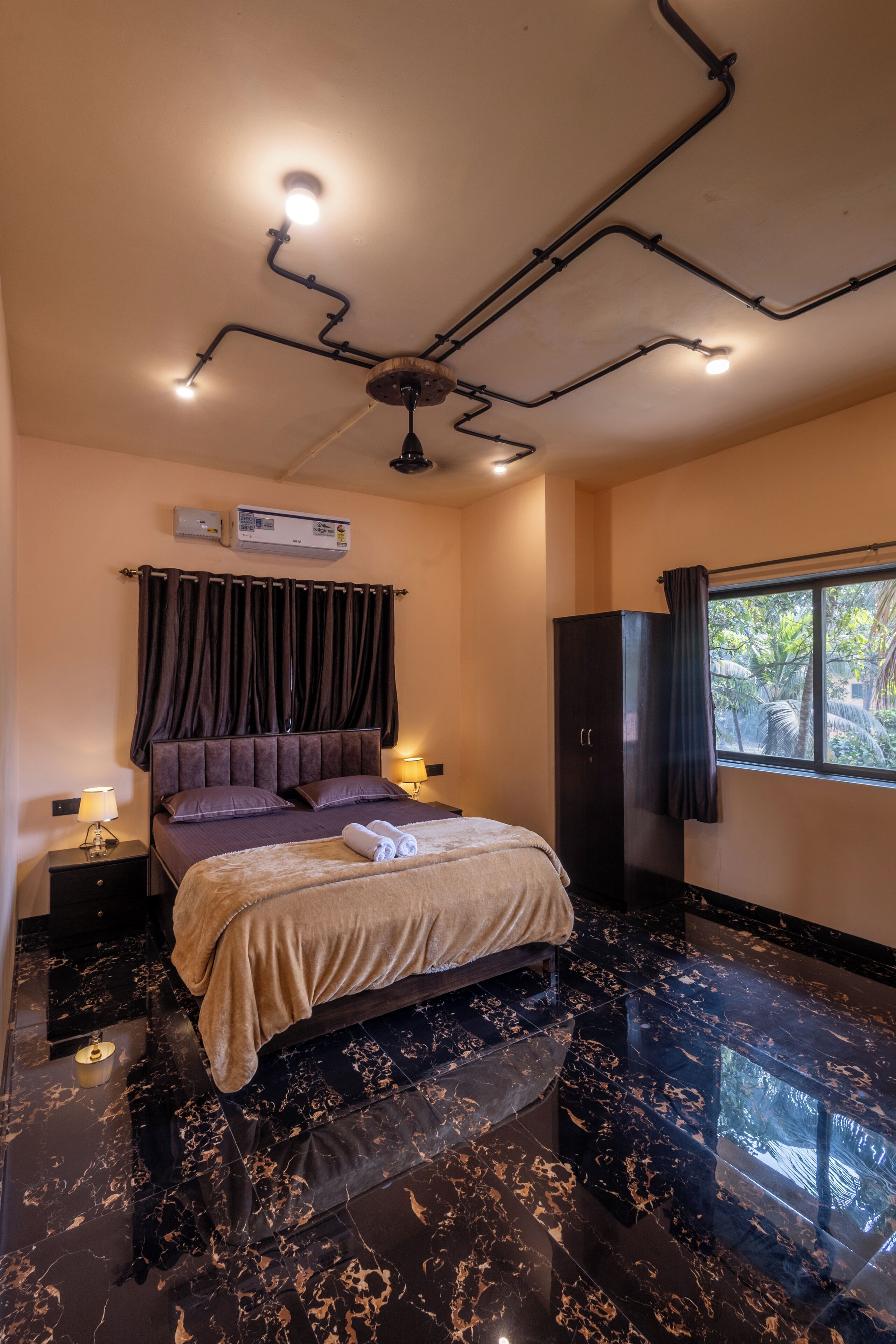 Comfort Double Room | Premium bedding, free WiFi, bed sheets