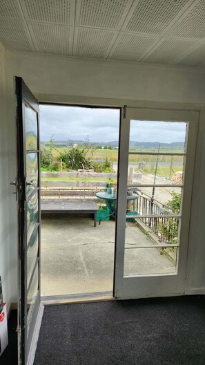 Interior - Inviting Tuatapere House: 10 Min to Waiau Mouth & Clifden Bridge, Close to Shops (Tuatapere)