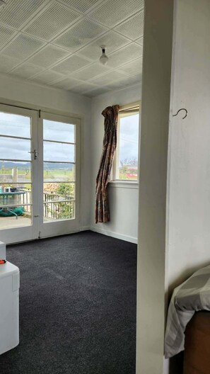 Interior - Inviting Tuatapere House: 10 Min to Waiau Mouth & Clifden Bridge, Close to Shops (Tuatapere)