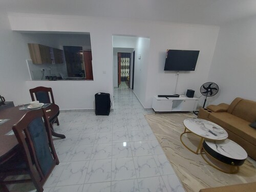 Lakeview Apartments - Luxurious stay a stone throw from the city centre.