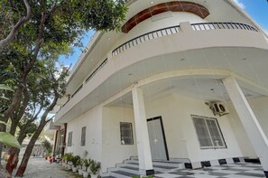 Fachada da propriedade