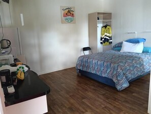 โต๊ะทำงาน, Wi-Fi ฟรี