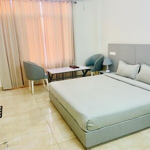 Deluxe Oda, Şehir Manzaralı | Masa, ücretsiz kablosuz İnternet 