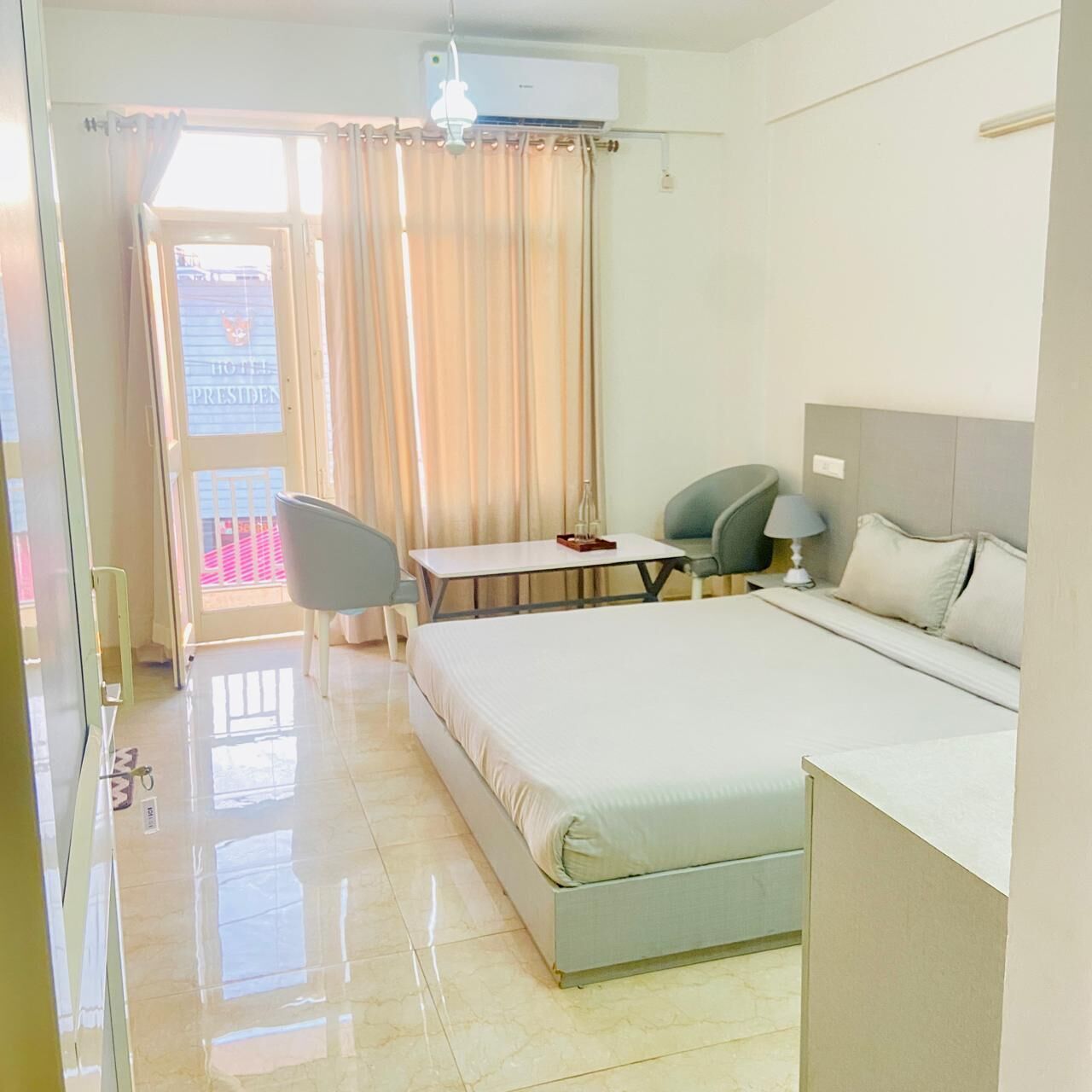 Deluxe Room, City View | Desk, free WiFi