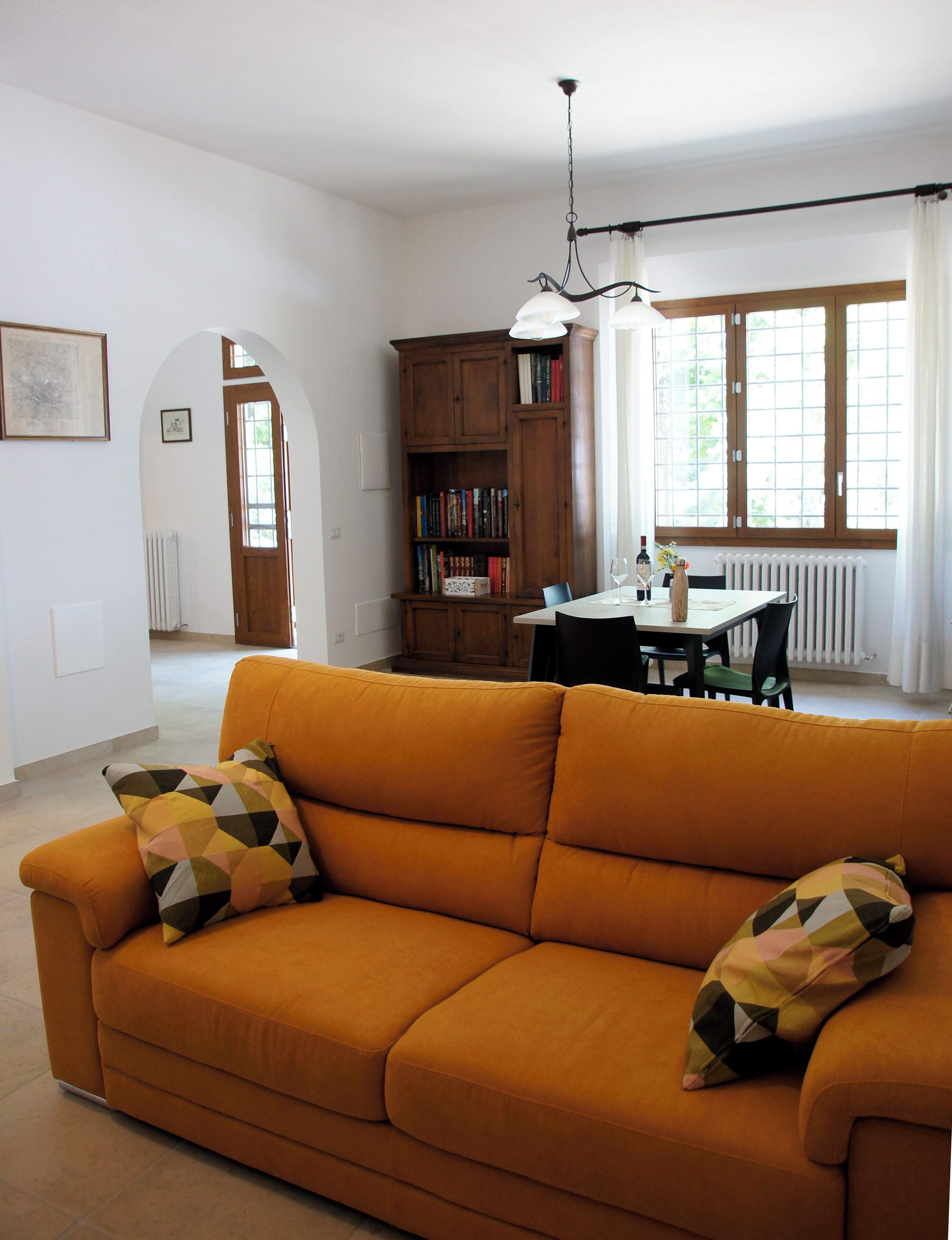 Smart-TV, Kamin, Tischtennisplatte