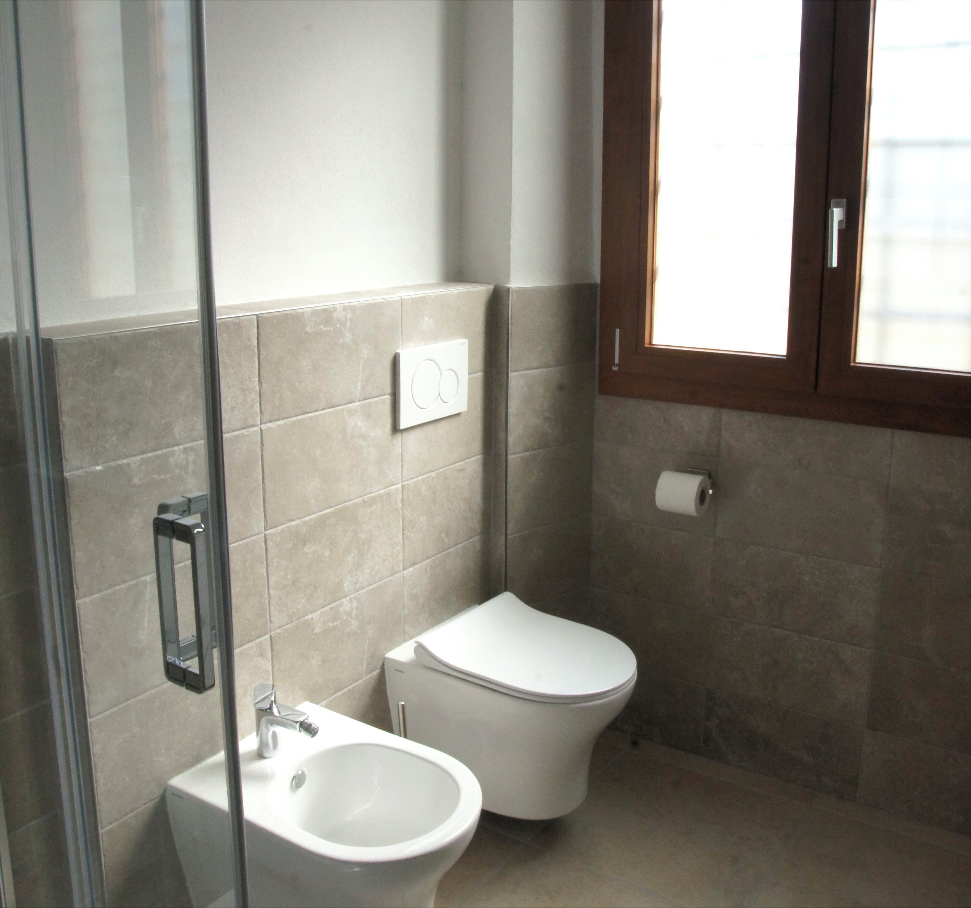 Dusche, Haartrockner, Bidet, Handtücher