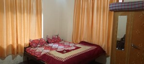 Quarto casal | Camas extras/dobráveis (sobretaxa), roupa de cama