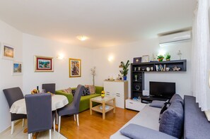 Living area - Apartments Captain - Superior One Bedroom Apartment With Terrace (Dubrovnik)