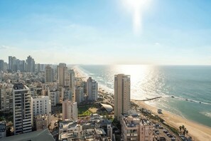 On the beach - Prestige 4BR  Breathtaking Sea Views | Mamad (Bat Yam)