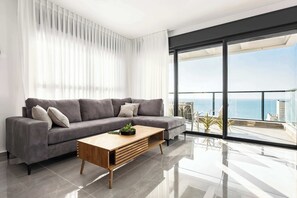 TV - Prestige 4BR  Breathtaking Sea Views | Mamad (Bat Yam)
