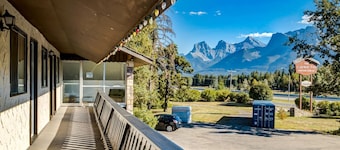 Gateway Suites: Cozy Getaway Near Banff/Canmore
