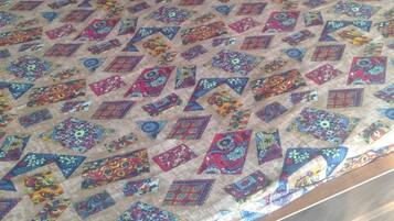 Comfort eenpersoonskamer, uitzicht op binnenplaats | Een bureau, gratis wifi