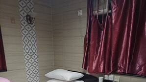 Deluxe Triple Room | Free WiFi - EVEREST BASE CAMP HOSTEL (Kowloon)