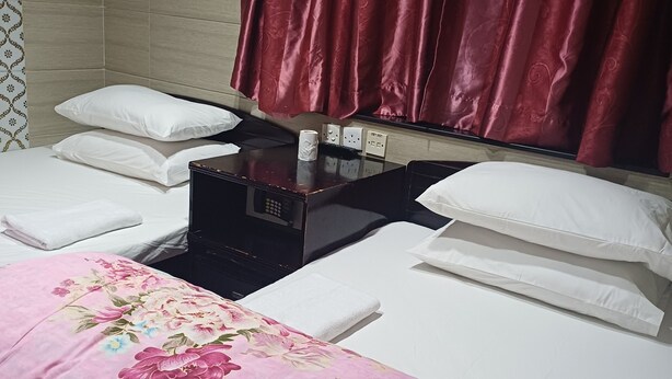Deluxe Triple Room | Free WiFi - EVEREST BASE CAMP HOSTEL (Kowloon)