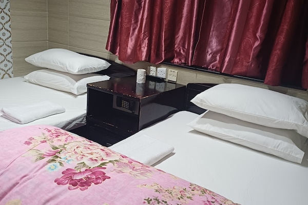 Deluxe Triple Room | Free WiFi