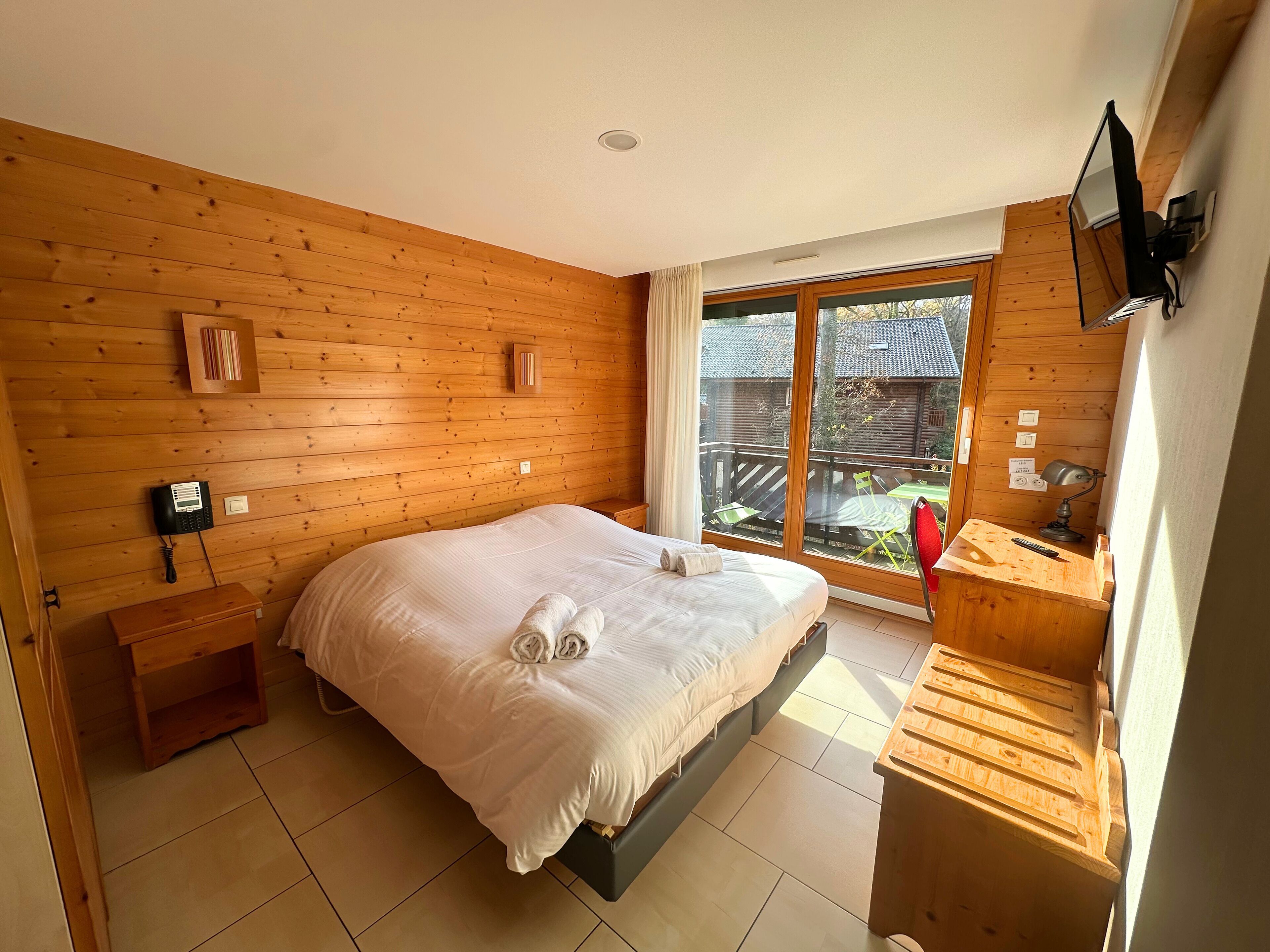 Classic Apartment, Balcony, Garden View