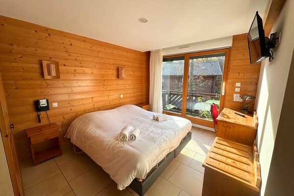 Apartamento clásico, balcón, vistas al jardín | Ropa de cama de alta calidad, caja fuerte, escritorio y wifi gratis