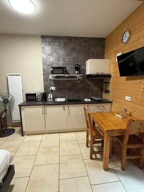 Classic Studio | Private kitchen | Fridge, microwave, oven, stovetop - La Maison (Amnéville)